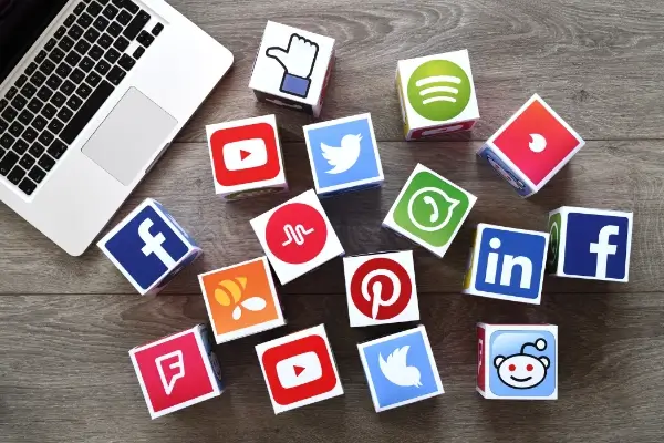 Agenzia social media